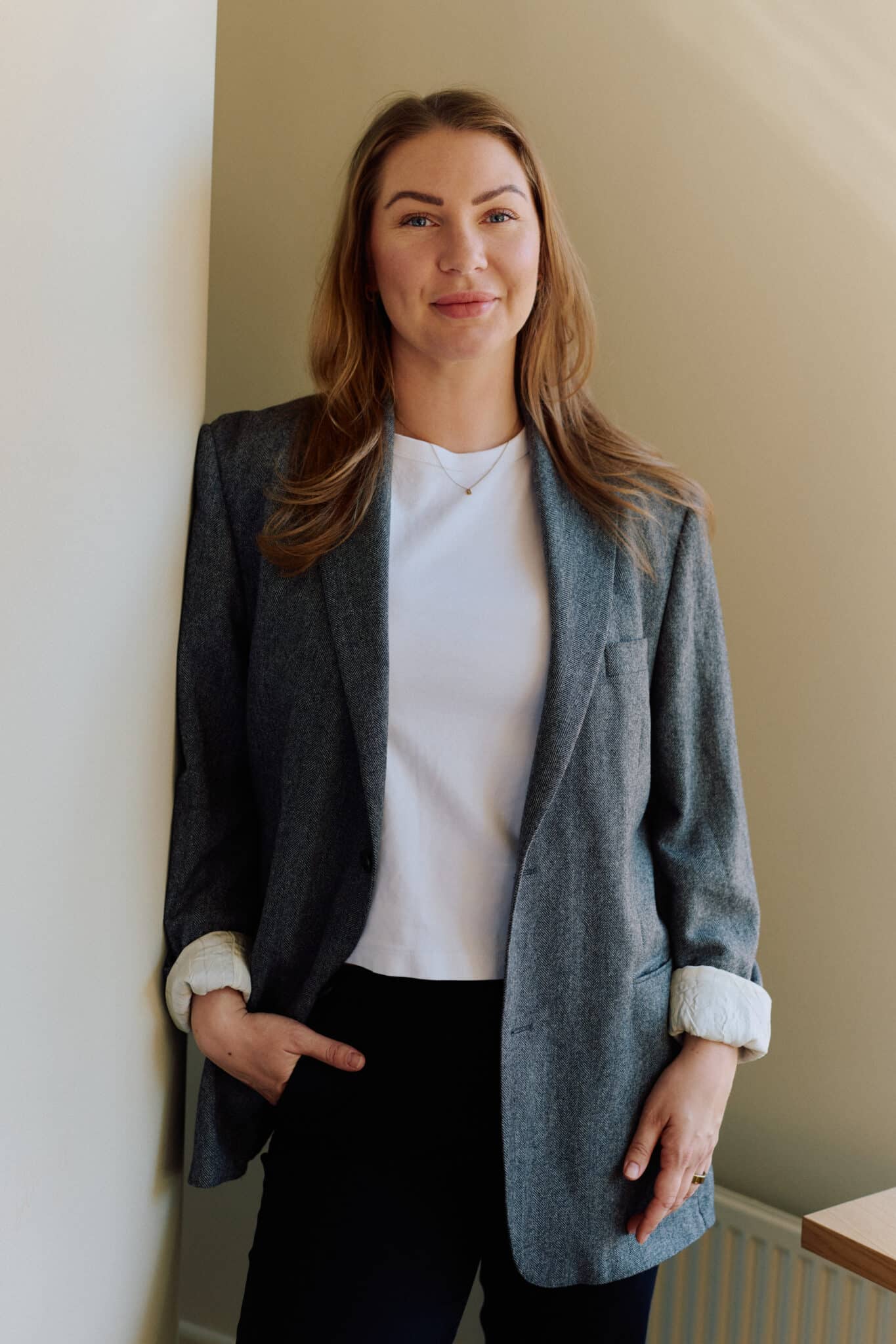 Rebecca Cecilia Tollinen, Kundemedarbeider